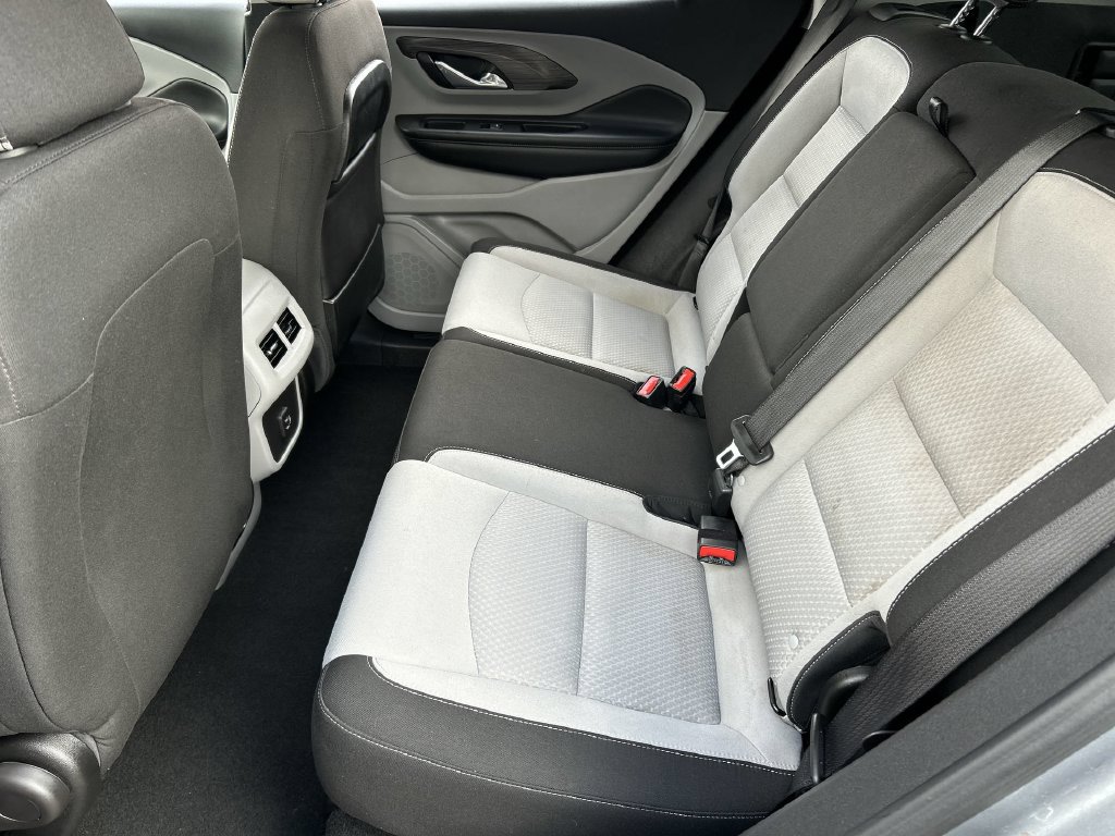 Used 2023 GMC Terrain SLE FWD image 25