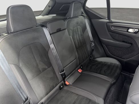 Used 2023 Volvo XC40 B5 Plus w/ Climate Package AWD/4WD image 27