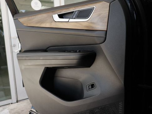 Certified 2026 Volkswagen Atlas SE FWD image 18
