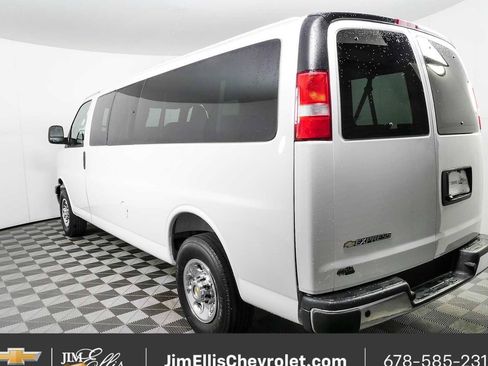 Certified 2025 Chevrolet Express 3500 LT w/ LT Preferred Equipment Group RWD image 23