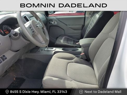 Used 2021 Nissan Frontier SV w/ Midnight Edition Floor Mats image 16