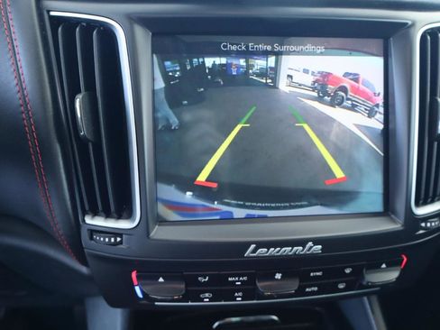 Used 2017 Maserati Levante w/ Luxury Package image 24