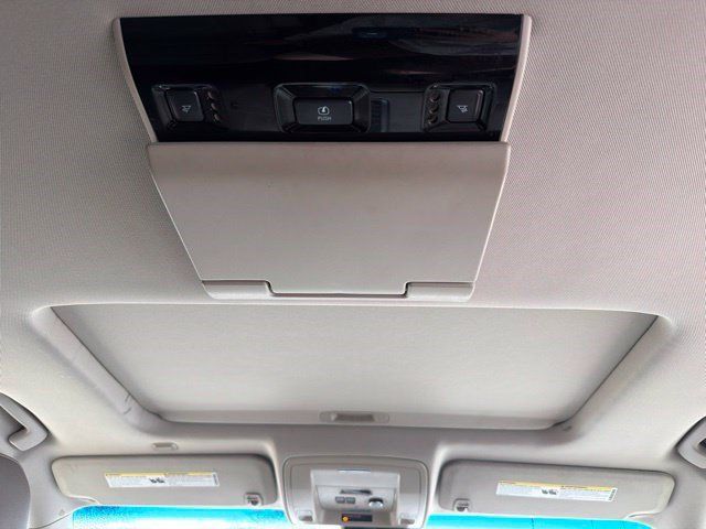 Used 2015 GMC Yukon SLT w/ Open Road Package AWD/4WD image 30