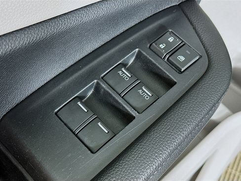 Used 2022 Honda Pilot Touring image 18