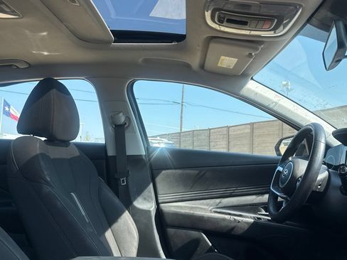 Used 2022 Hyundai Elantra SEL w/ Convenience + Premium Package FWD image 27