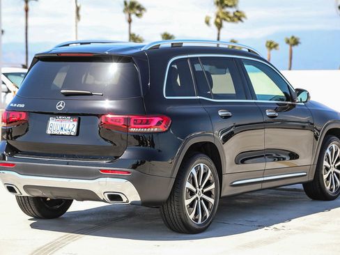 Used 2021 Mercedes-Benz GLB 250 image 7