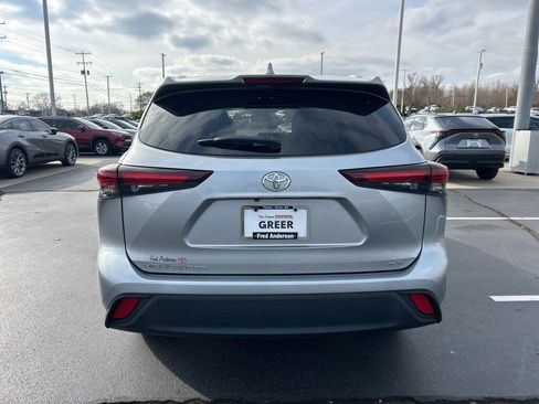 Used 2024 Toyota Highlander XLE image 18
