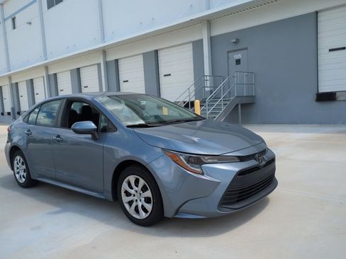 Used 2024 Toyota Corolla LE FWD image 3