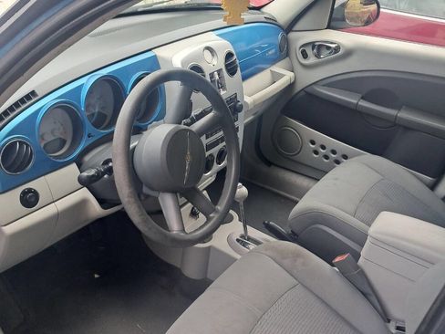 Used 2008 Chrysler PT Cruiser Touring FWD image 2