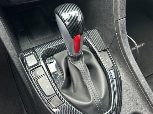 Used 2020 Hyundai Veloster Turbo FWD image 17