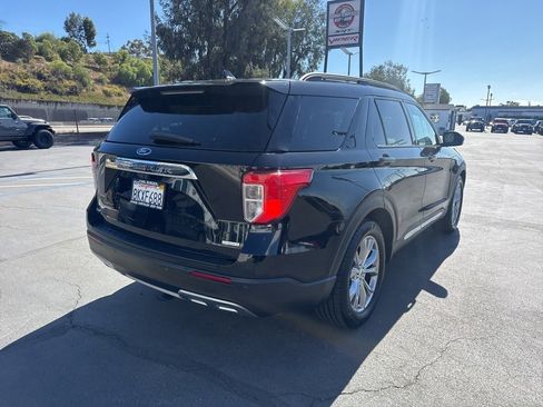 Used 2020 Ford Explorer XLT w/ Equipment Group 202A image 8