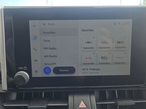 Used 2025 Toyota RAV4 XLE FWD image 11