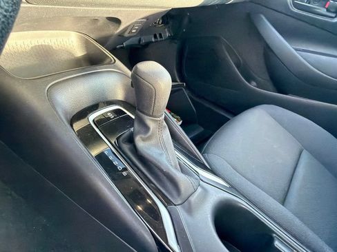 Used 2025 Toyota Corolla LE FWD image 29
