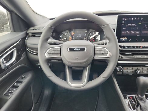 New 2026 Jeep Compass Latitude image 12