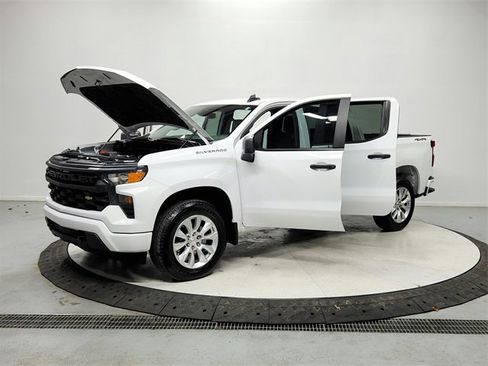 Used 2025 Chevrolet Silverado 1500 Custom image 11