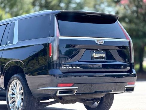 Used 2023 Cadillac Escalade ESV Premium Luxury AWD/4WD image 14