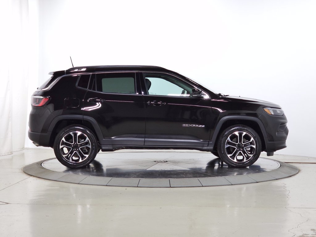 Used 2022 Jeep Compass Limited AWD/4WD image 9