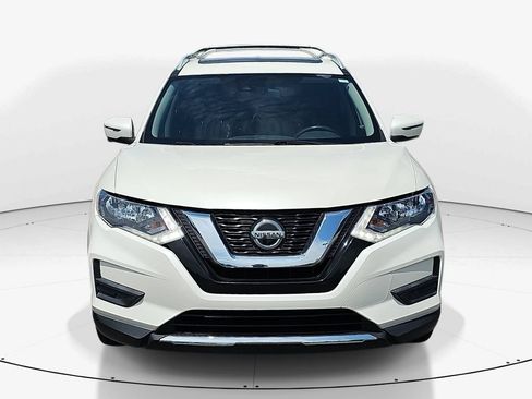 Used 2019 Nissan Rogue SV w/ Sun & Sound Touring Package FWD image 12