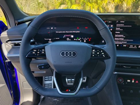 New 2025 Audi SQ5 Prestige image 28