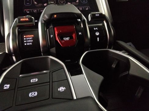 Used 2020 Lamborghini Urus image 17