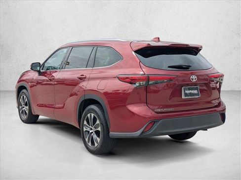 Used 2020 Toyota Highlander XLE FWD image 8