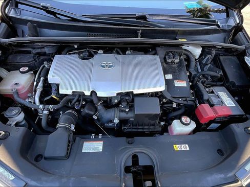 Used 2017 Toyota Prius Two image 31