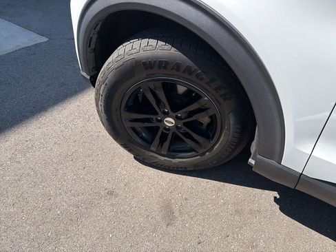 Used 2020 Ford Explorer XLT w/ Equipment Group 202A image 28