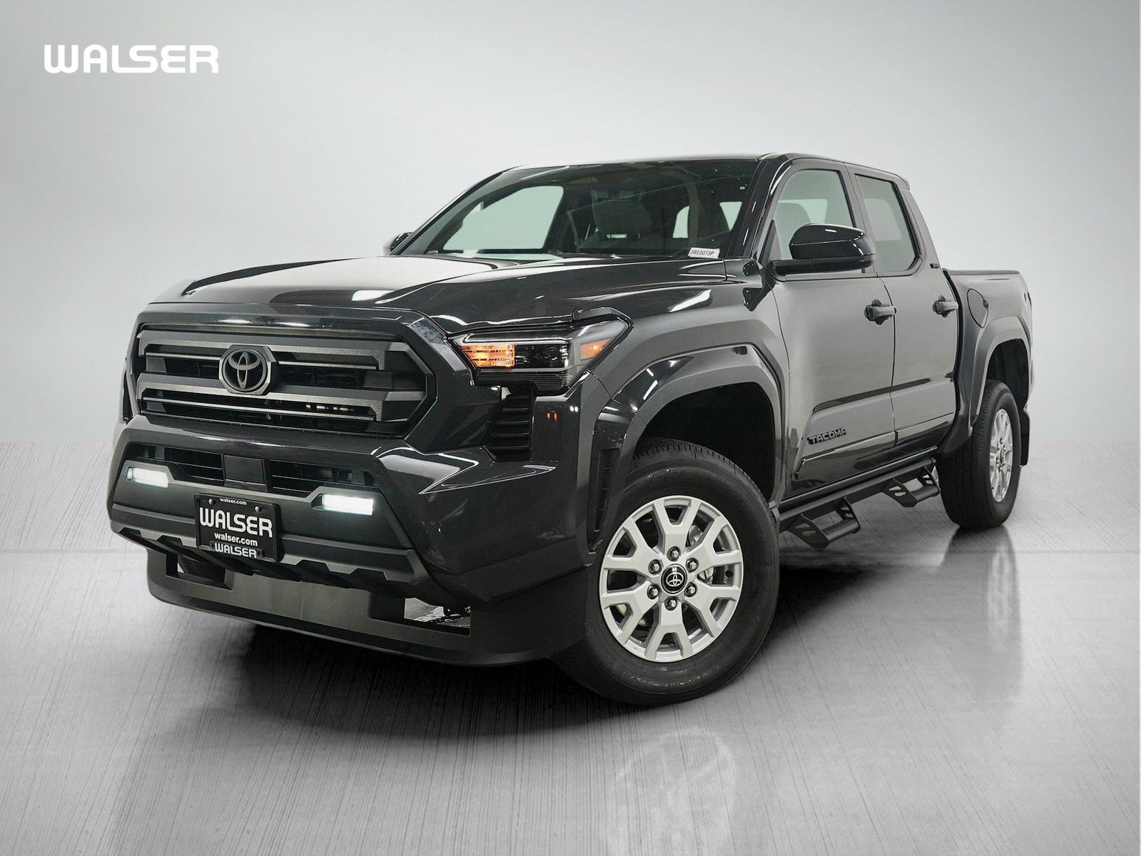 Used 2025 Toyota Tacoma SR5 AWD/4WD image 1
