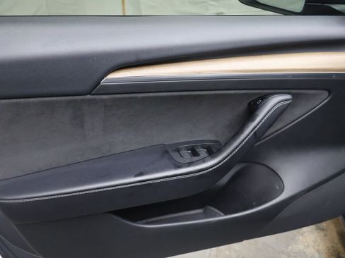 Used 2023 Tesla Model 3 Standard Range image 15