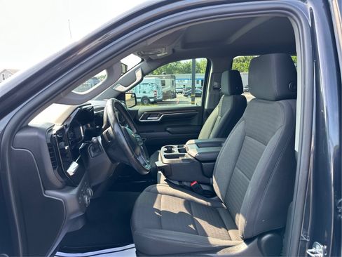 Used 2024 Chevrolet Silverado 1500 LT AWD/4WD image 9
