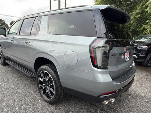 New 2026 Chevrolet Suburban RST w/ Comfort Package AWD/4WD image 11