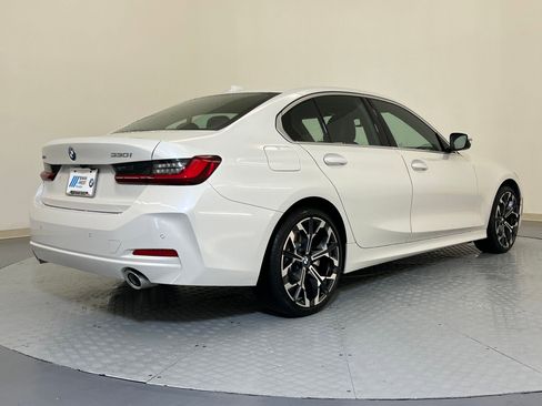 Used 2025 BMW 330i xDrive Sedan w/ Premium Package AWD/4WD image 8