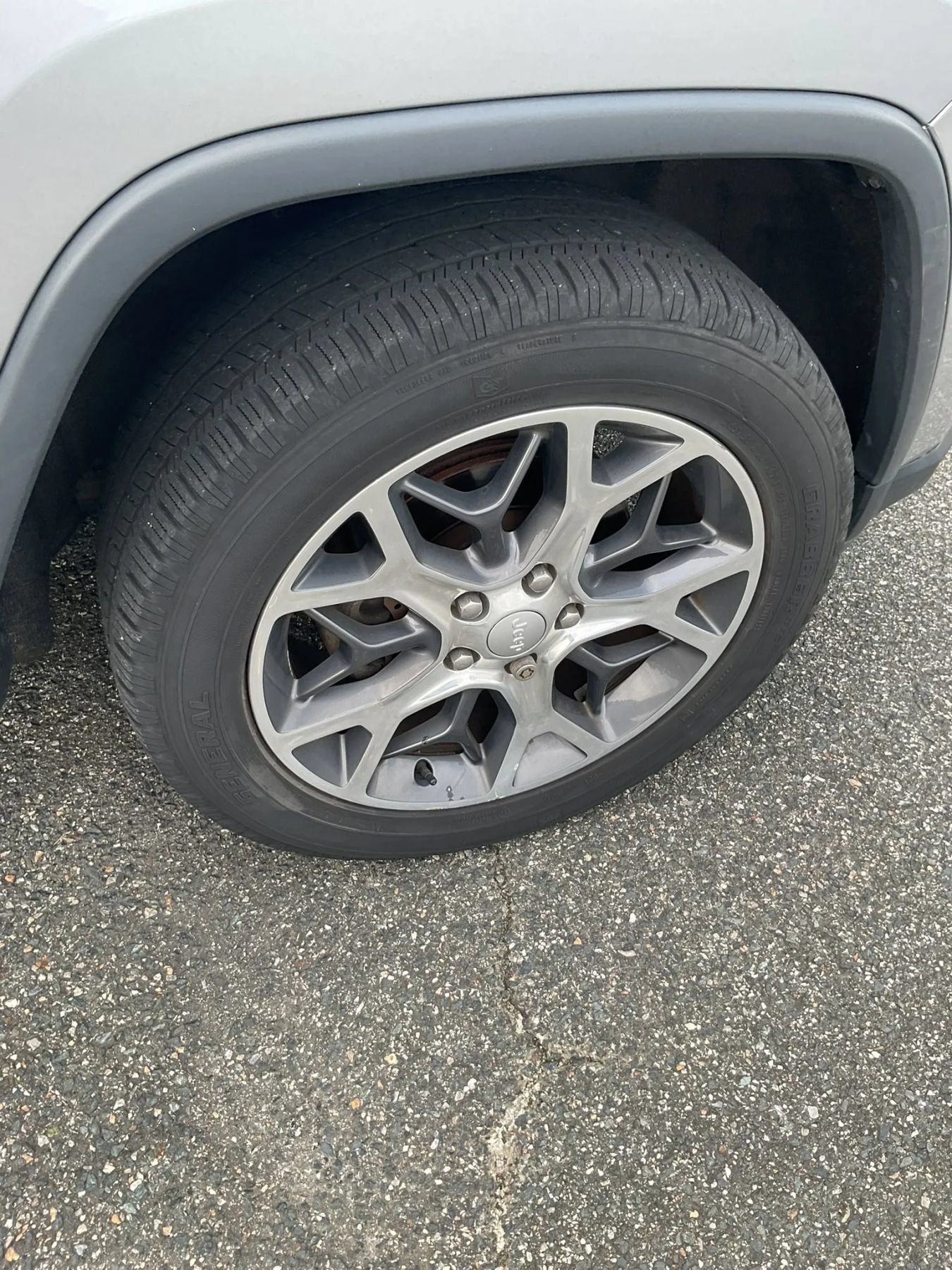 Used 2019 Jeep Grand Cherokee Limited AWD/4WD image 12
