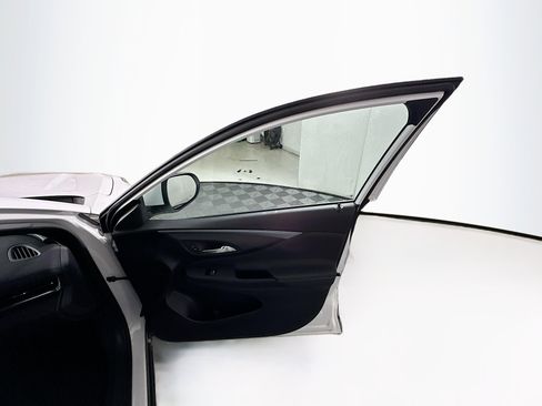 Used 2025 Buick Envista Preferred image 31