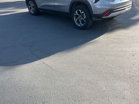 Used 2025 Chevrolet Trax LT w/ LT Convenience Package FWD image 7