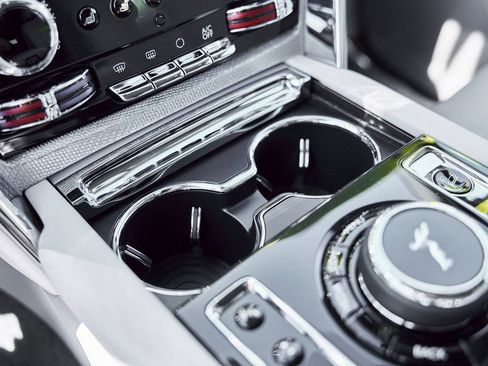 Used 2024 Rolls-Royce Cullinan image 88