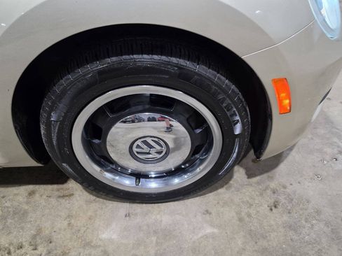 Used 2012 Volkswagen Beetle 2.5 FWD image 18