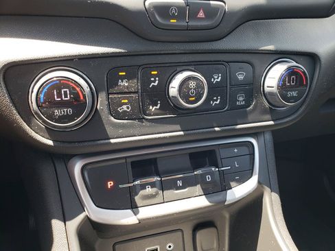 Used 2023 GMC Terrain SLE w/ Driver Convenience Package FWD image 16