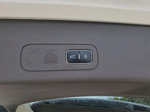 Certified 2023 Lincoln Aviator 2WD w/ Premium Package image 7