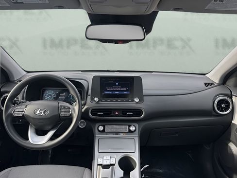 Used 2023 Hyundai Kona SE image 12