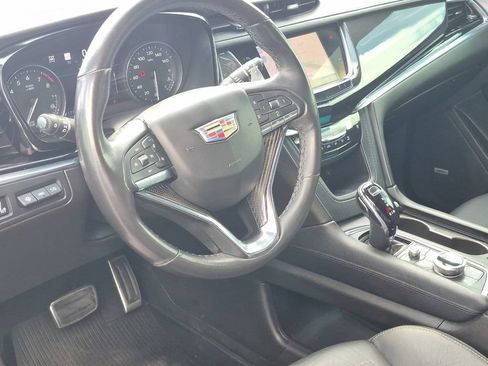 Used 2023 Cadillac XT6 Sport w/ Technology Package AWD/4WD image 10