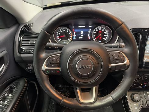 Used 2017 Jeep Compass Limited AWD/4WD image 12