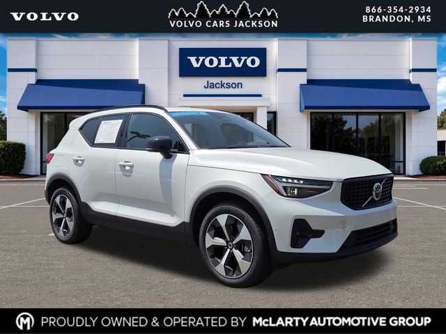 Certified 2026 Volvo XC40 B5 Plus w/ Protection Package Premier AWD/4WD 360° Tour