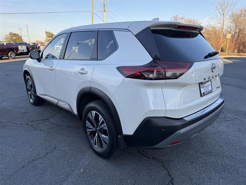 Used 2023 Nissan Rogue SV image 7