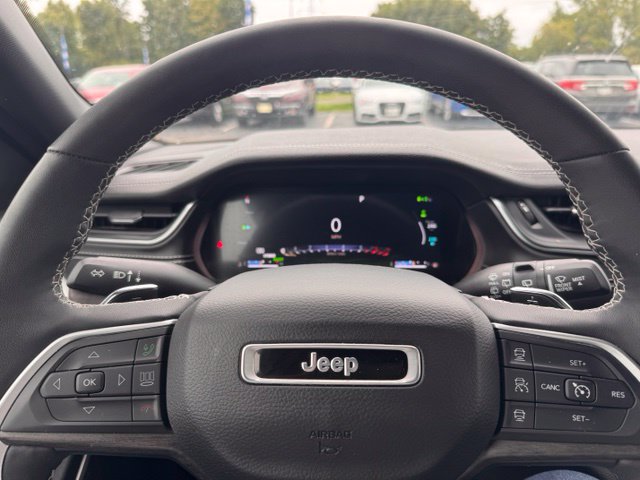 Used 2024 Jeep Grand Cherokee Limited 4xe AWD/4WD image 15