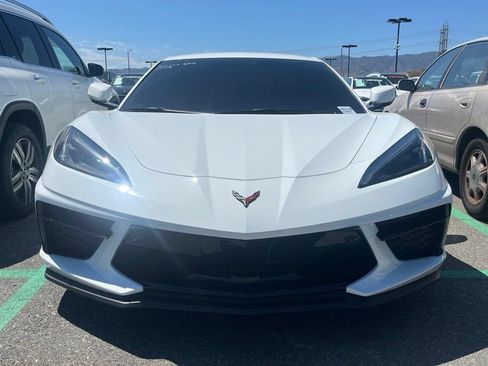Used 2021 Chevrolet Corvette Stingray Premium Conv w/ Z51 Performance Package RWD image 3
