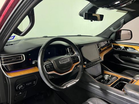 Used 2022 Jeep Grand Wagoneer Series III w/ Rear Seat Video Group 1 image 4