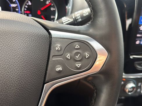 Used 2023 Chevrolet Traverse High Country image 36
