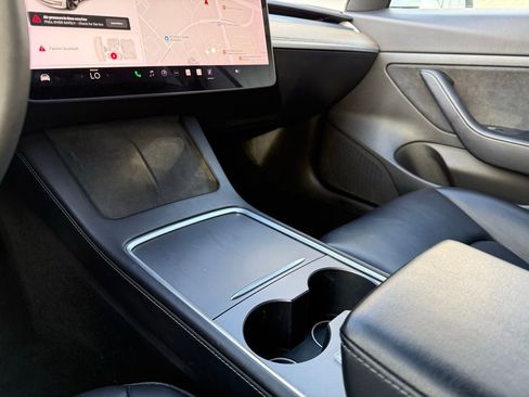 Used 2021 Tesla Model 3 Standard Range Plus image 12