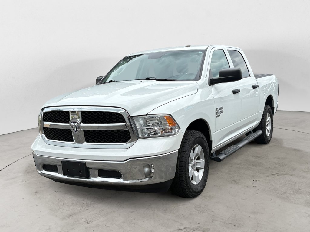 Used 2023 RAM 1500 Classic SLT AWD/4WD image 7